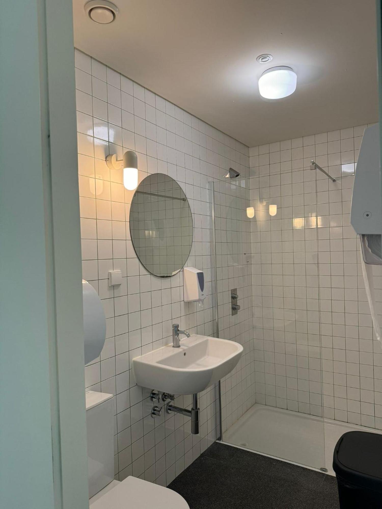 Surf & Sea Suites Parede Bagian luar foto