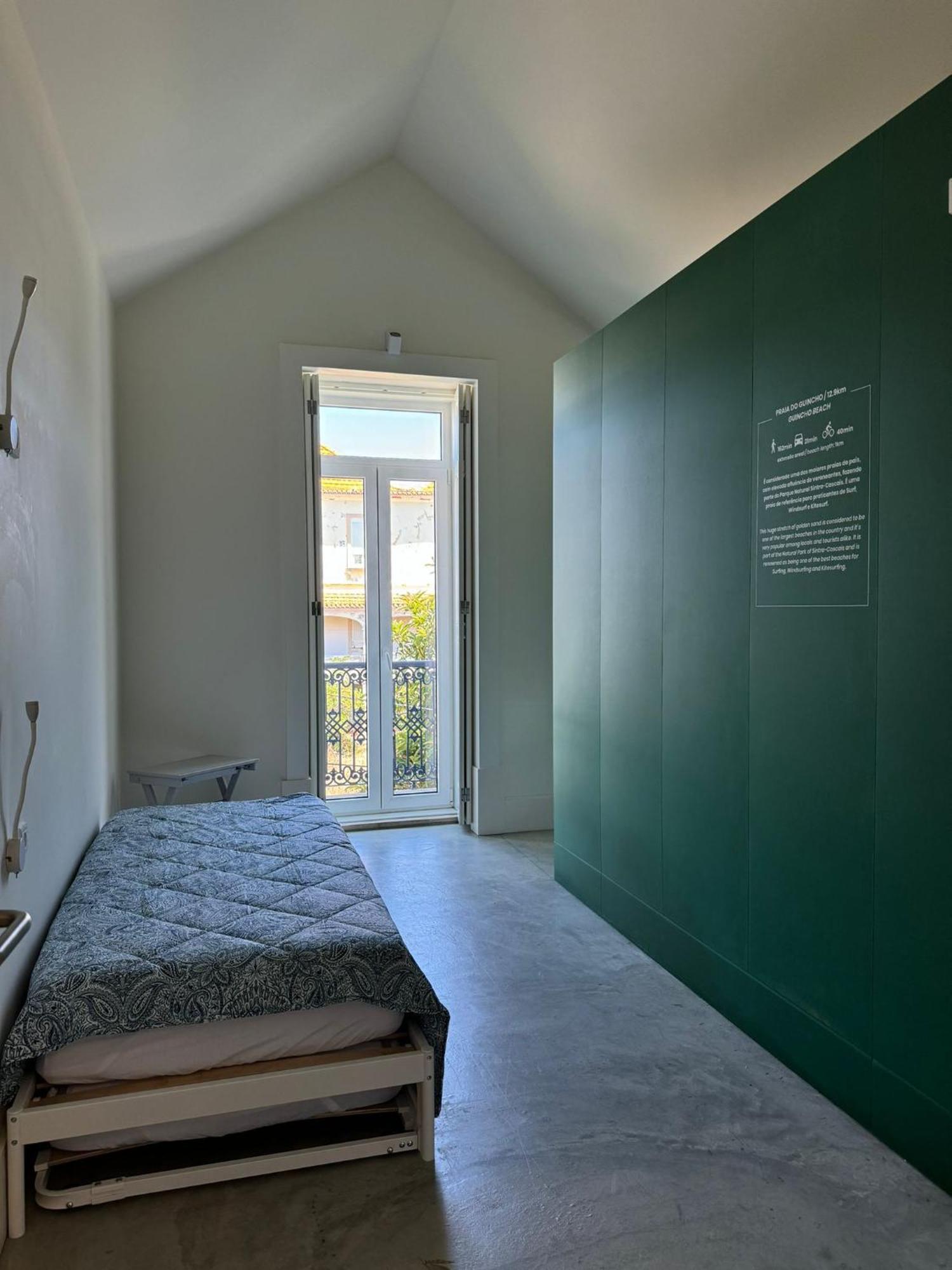 Surf & Sea Suites Parede Bagian luar foto