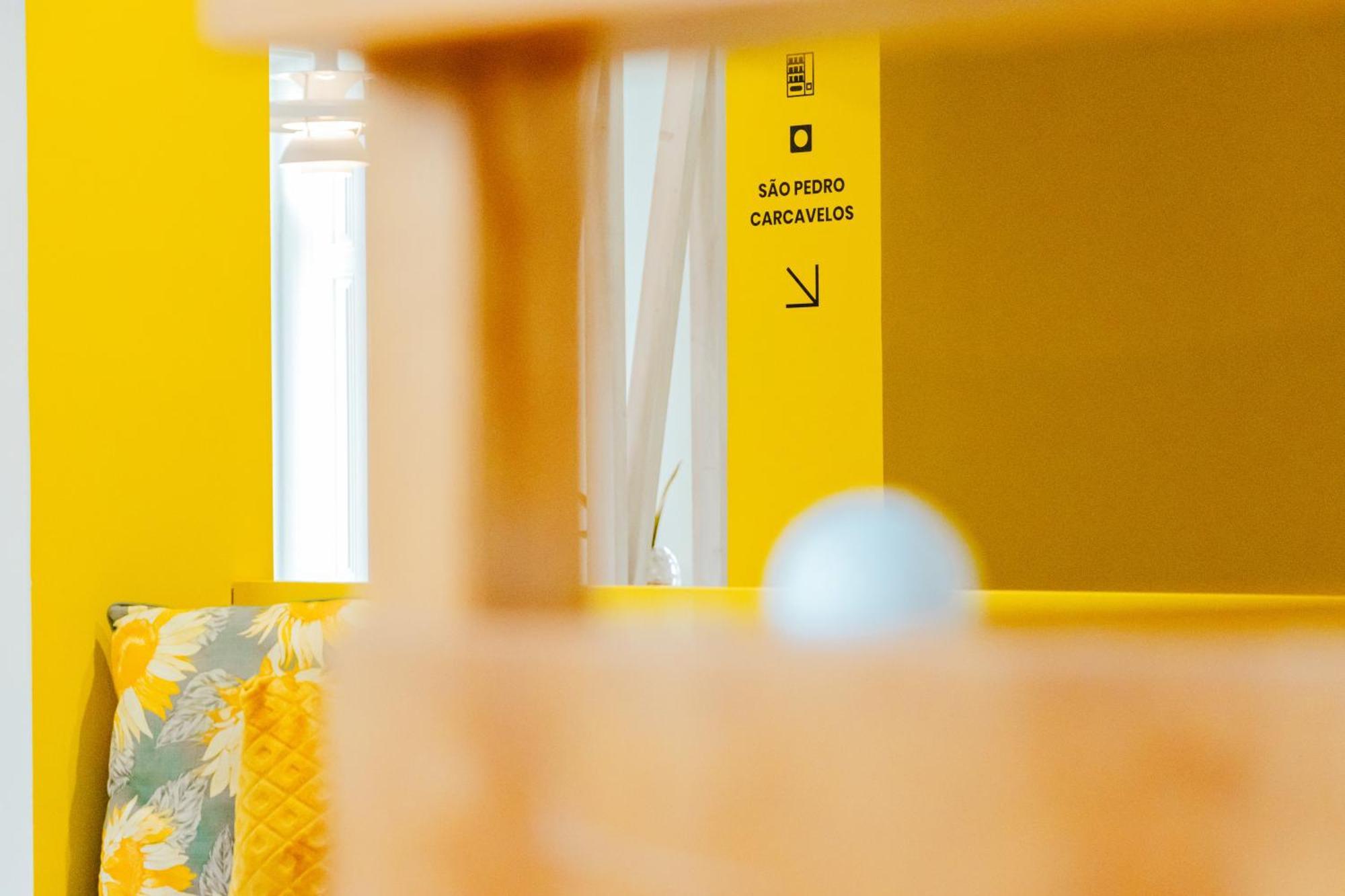 Surf & Sea Suites Parede Bagian luar foto