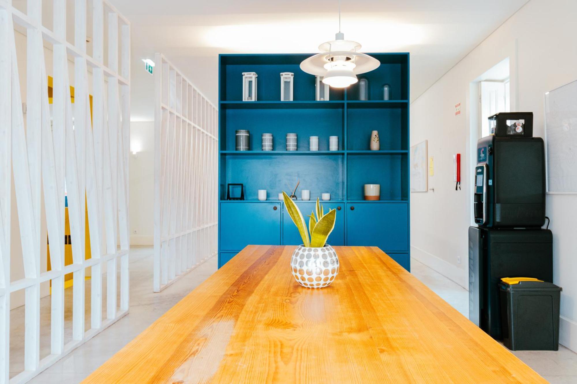 Surf & Sea Suites Parede Bagian luar foto