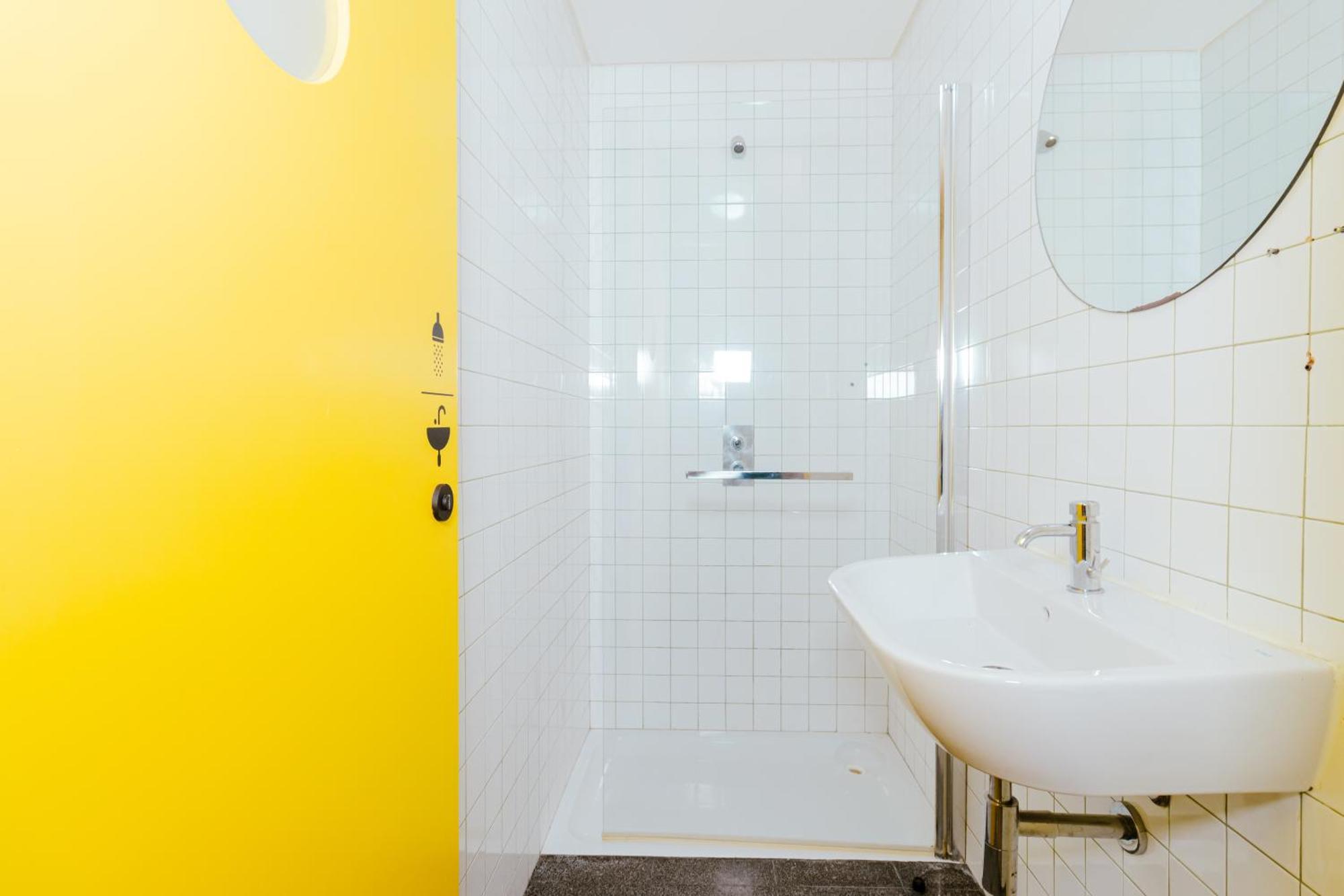 Surf & Sea Suites Parede Bagian luar foto